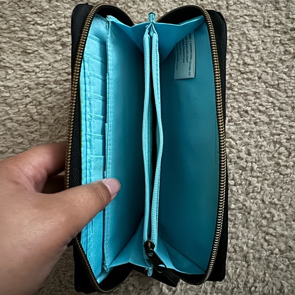 Travelon Black Wallet - Picture 4 of 4